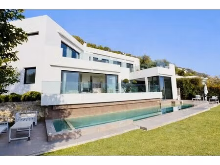 la turbie–villa contemporaine avec vue panoramique sur mer  à 10 minutes de monaco