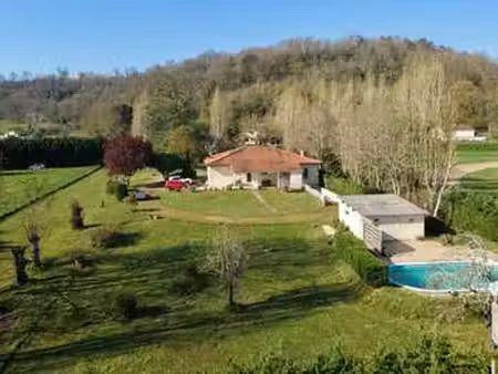 vente maison piscine à saint-pey-de-castets (33350) : à vendre piscine / 160m² saint-pey-d