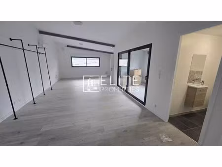 local commercial de 83m² + parkings mougins