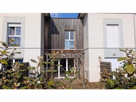 maison 3 pièces de 63 m2 avec 2 chambres  jardin et 2 parkings