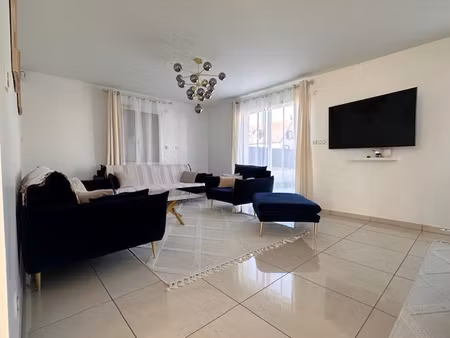 maison recente de 6 pieces