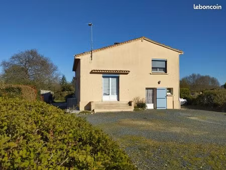 maison de campagne à saint just luzac 200m du centre ville