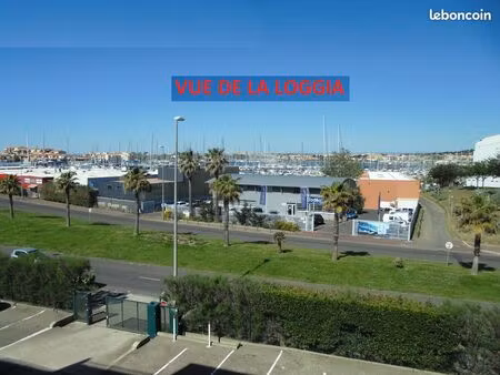 studio cabine vue port avec parking