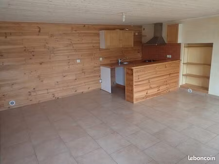 loue appartement 55 m2 bien isolé