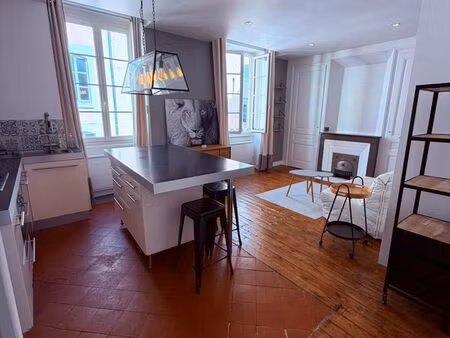 t2 meublé de charme – lyon 6 foch – lumineux  calme sur cour  verrière – 45 m²