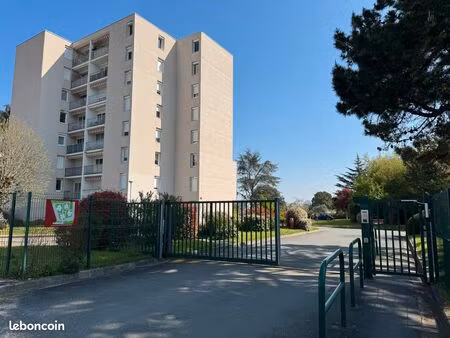 t3 talence 990 cc 70m2 + grand balcon