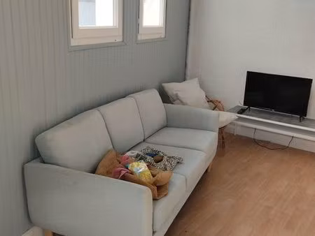 loue t2 meublé 4 mois début mai fin aout