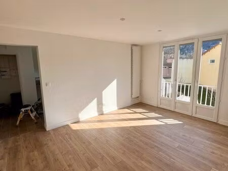 location t2 - brives charensac