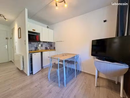 studio centre avec place parking