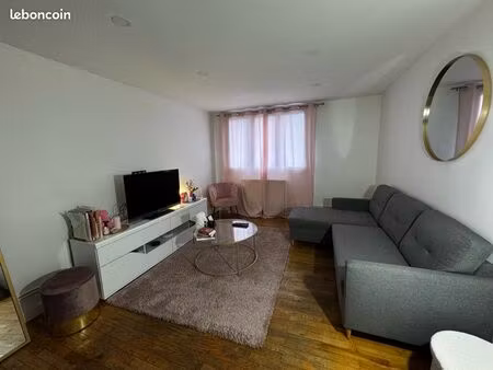 t3 meublé 53 m² lumineux + garage et cave – 750 – fontaine