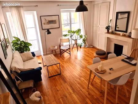 t2 meublé centre / rue saint laurent -charme de l'ancien-