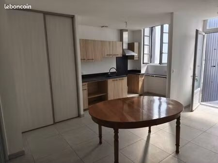 logement en rez de chausée  mauzé centre