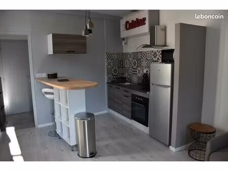 studio meublé proche cité médiévale