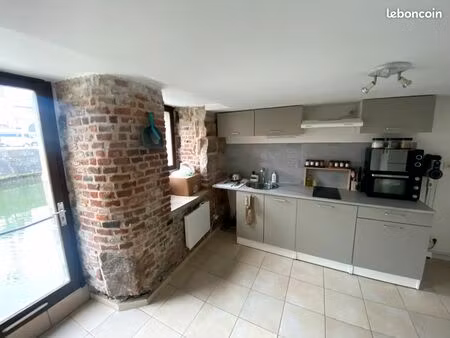 t1 refait à neuf  proche du tribunal