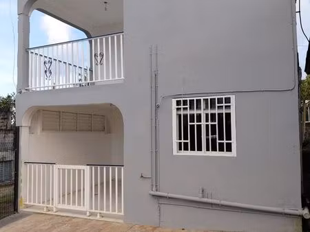 titre de l’annonce : lamentin (97129) - duplex 3 pièces meublé avec terrasses