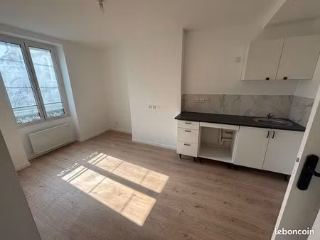 t2 résidence refaite à neuf