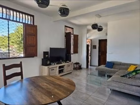 logement t5 à louer cayenne