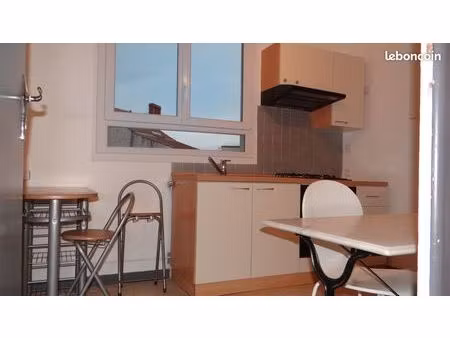 t1 centre ville avec parking prive