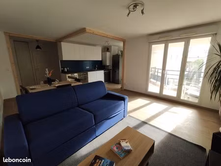 t2 53m2 meublé équipé avec parking et piscine