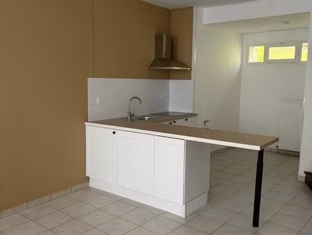 ? maison à louer – 3 chambres – centre de ligueil