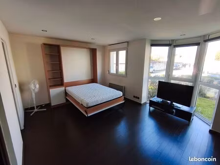 appartement 1 pièce 35 m² + place parking - le coudray montceaux