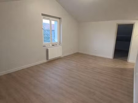 t4 rénové à neuf – 63 m2 – garage  parking  extérieur