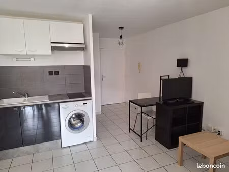 t1 bis meublé terrasse  parking à 5 min de la faculté