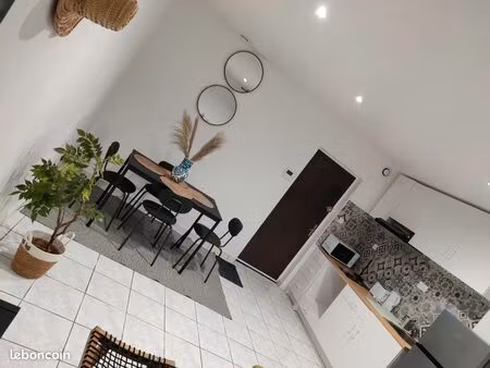 t2 meublé 42m² - bordeaux centre (st-michel) - calme & équipé