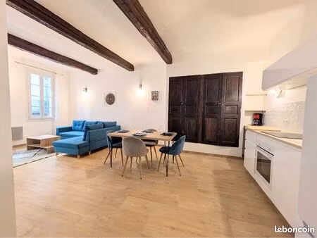 2 pièces meublé en rue piétonne