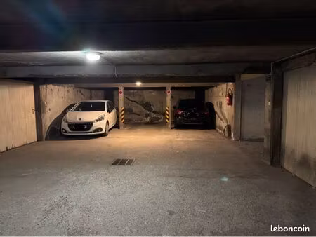 place de parking avec porte securise en centre ville