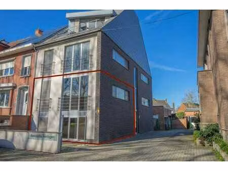 instapklaar duplex appartement met garage en buitenruimte...