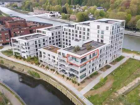 appartement de luxe avec magnifique vue sur l’eau