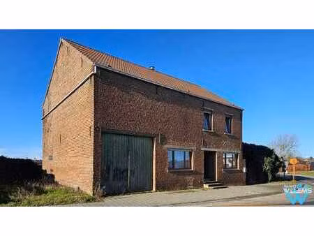 ferme à rénover avec grange et vue dégagée - gros potentiel