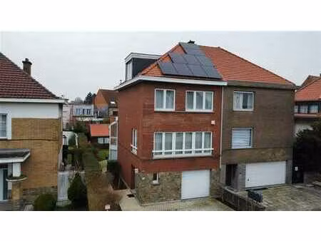 belle maison 3 façades avec appartement séparé