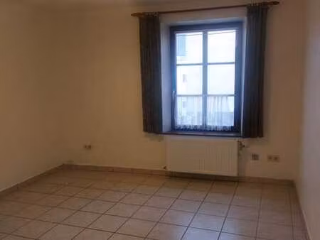 studio lumineux à louer à virton (45 caractères)