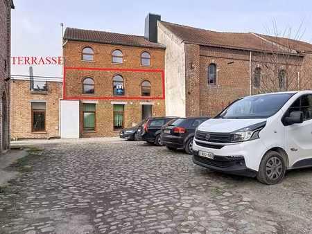 superbe nid douillet avec 2 parkings et terrasse