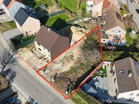 très beau terrain/projet pour une maison 3 façades !