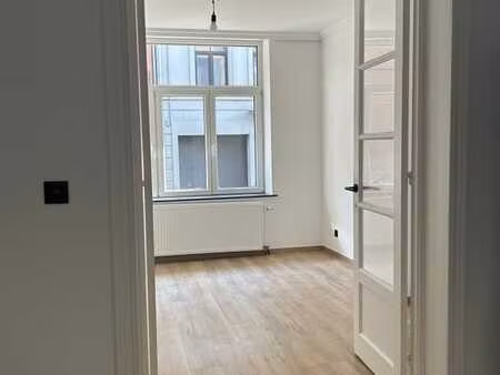 appartement 1ch à louer à dinant  rue saint-jacques