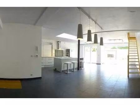 appartement moderne et équipé au rez-de-chaussé