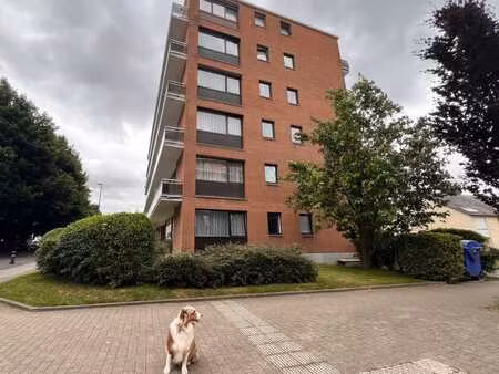 studio idéalement situé avec garage