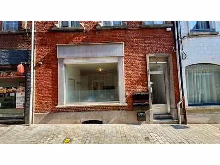 centre - commerce ou bureau de +- 30 m²