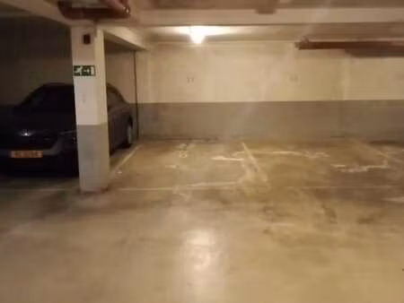 place de parking à aubange - place sécurisée