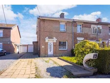 maison 2 à 3 chambres avec garage et jardin