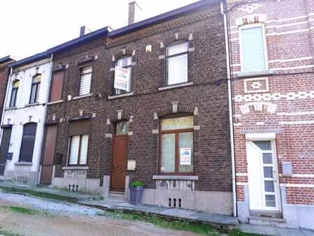 maison 4 chambres jardinet garage en bon etat general