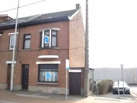 belle maison familiale 3 façades avec 3 chambres et jardin