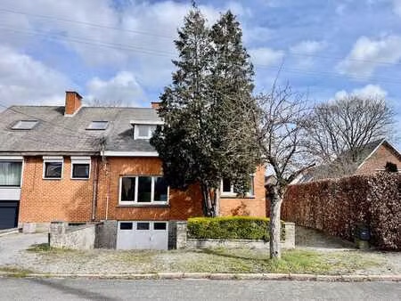 quartier calme  proche de tout  charmante maison de 3 ch j g