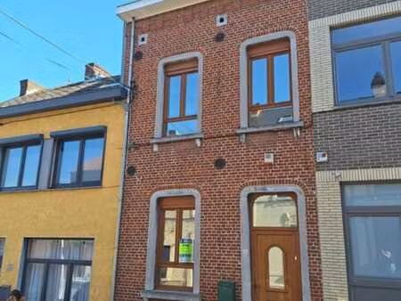 belle maison avec cour