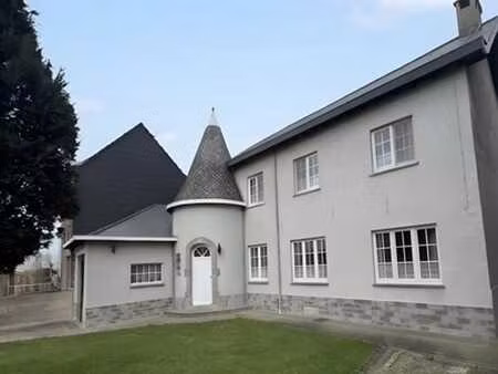 maison de ±170m² sur 31a 80ca. 3/4ch  gar  ter  jar.