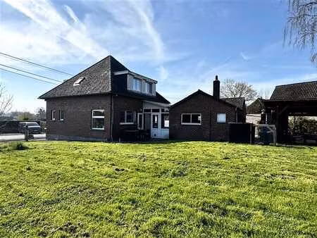 charmante maison 4 façades située au calme!