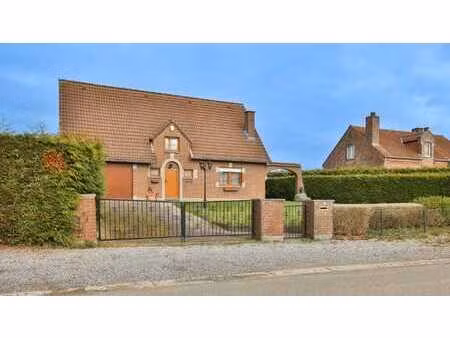 maison à verlaine (chapon-sg)  rue de seraing-le-château 57